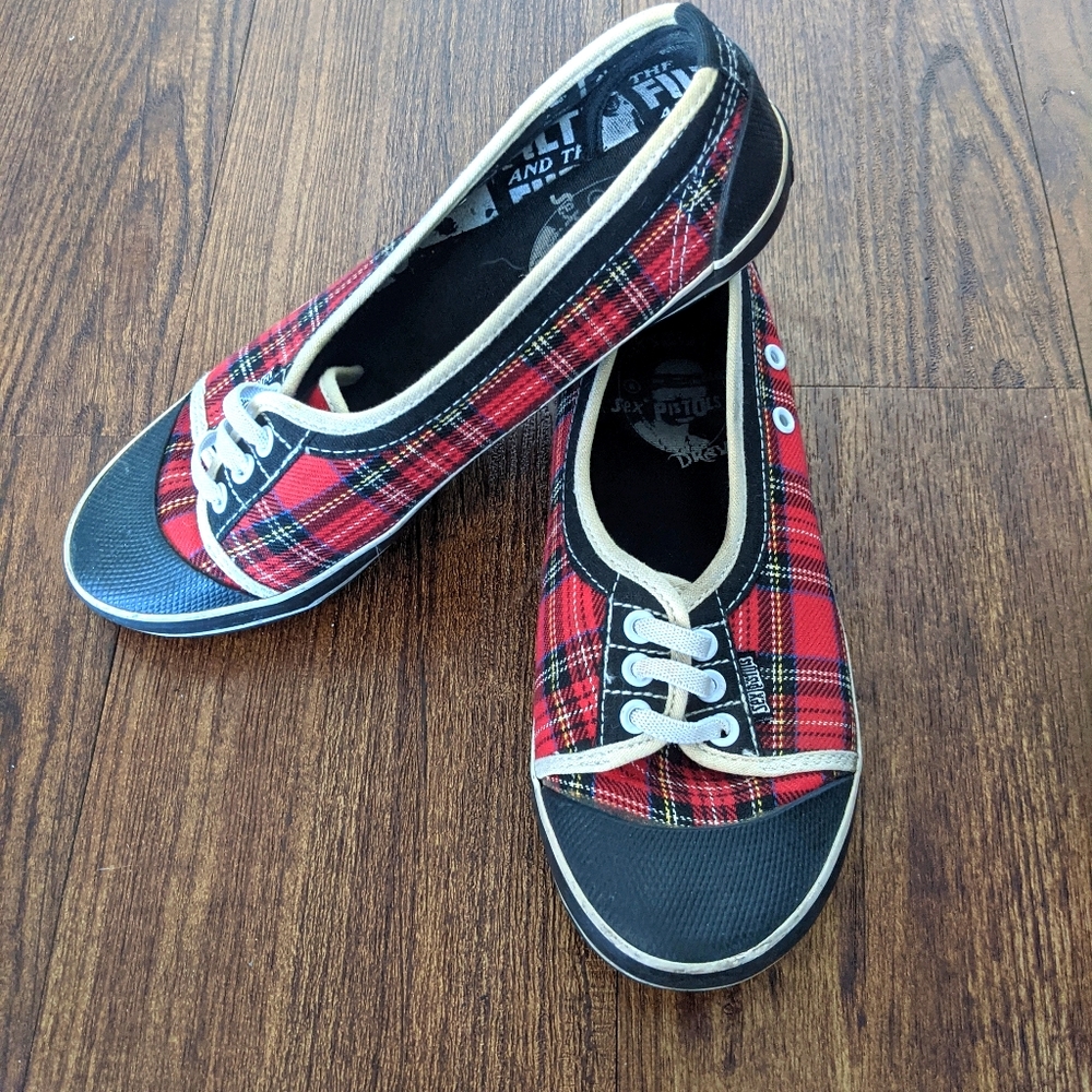 Draven Sex Pistols eyelet flats (plaid)